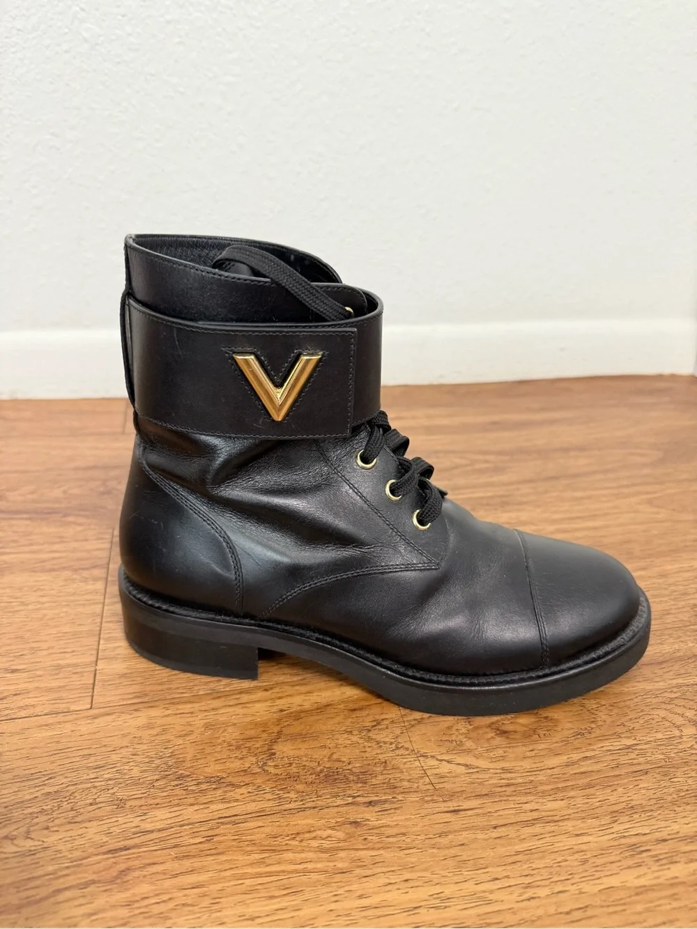 Louis Vuitton Wonderland Flat Ranger Black Leather Combat Boots EU 38 / US 8